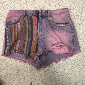 Pattern striped pink wash jean shorts